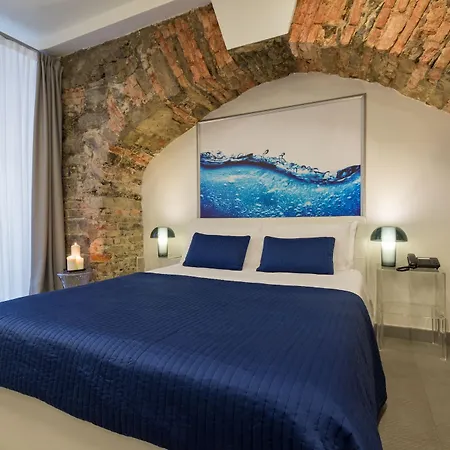 Avenue Boutique 4*