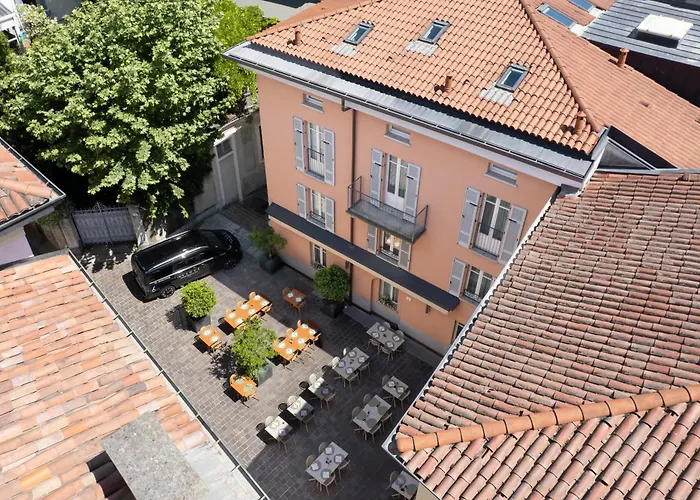 Avenue Boutique 4*