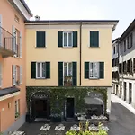 Avenue Boutique