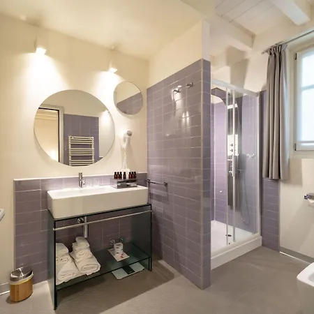 Avenue Boutique 4*