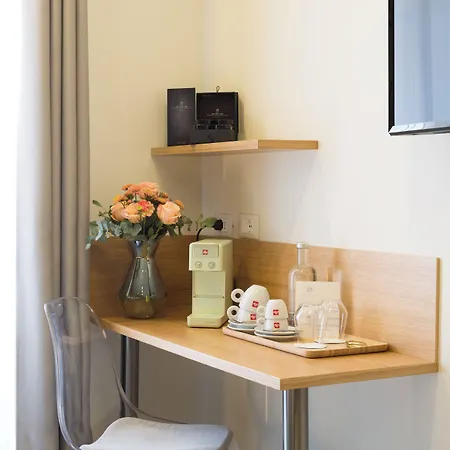 Avenue Hotel 4*